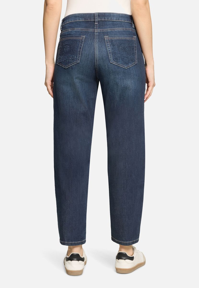 Feminine Relaxed-Fit Knöchel-Jeans