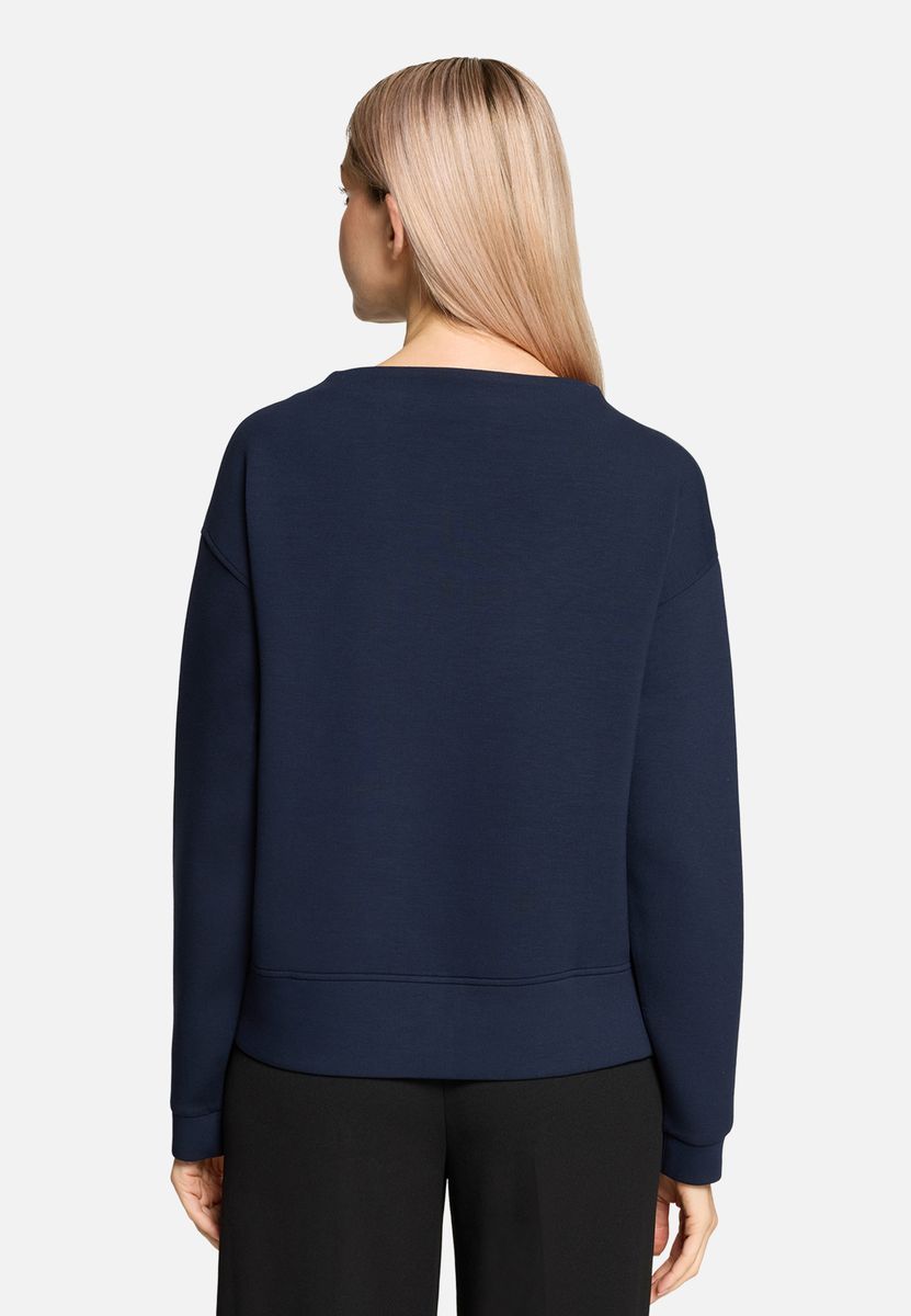 Minimalistisches Sweatshirt mit Stehkragen
