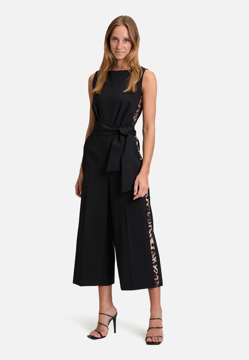 Zweifarbiger Jumpsuit mit weitem Bein