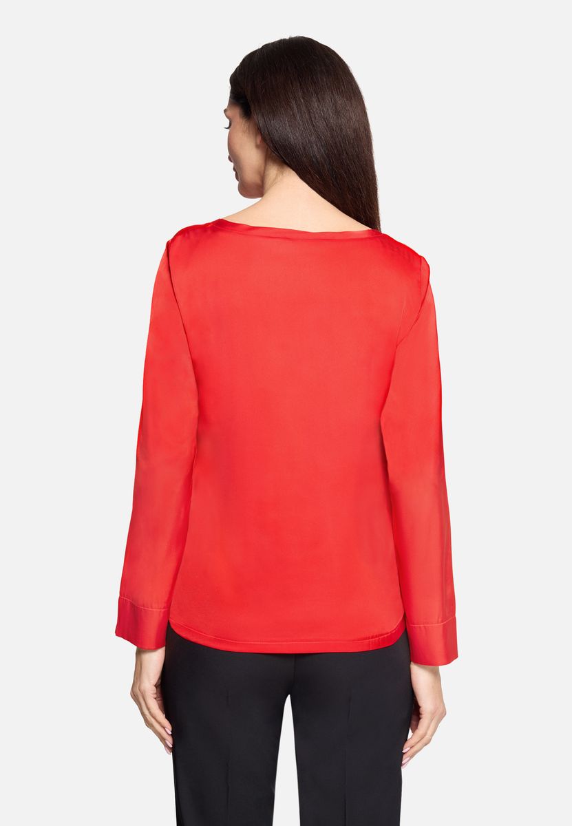 Elegante Satinbluse mit U-Boot-Ausschnitt