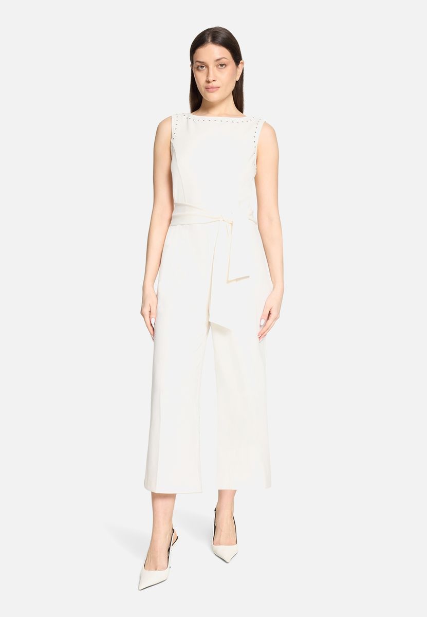 Ärmelloser Jumpsuit mit weitem Bein