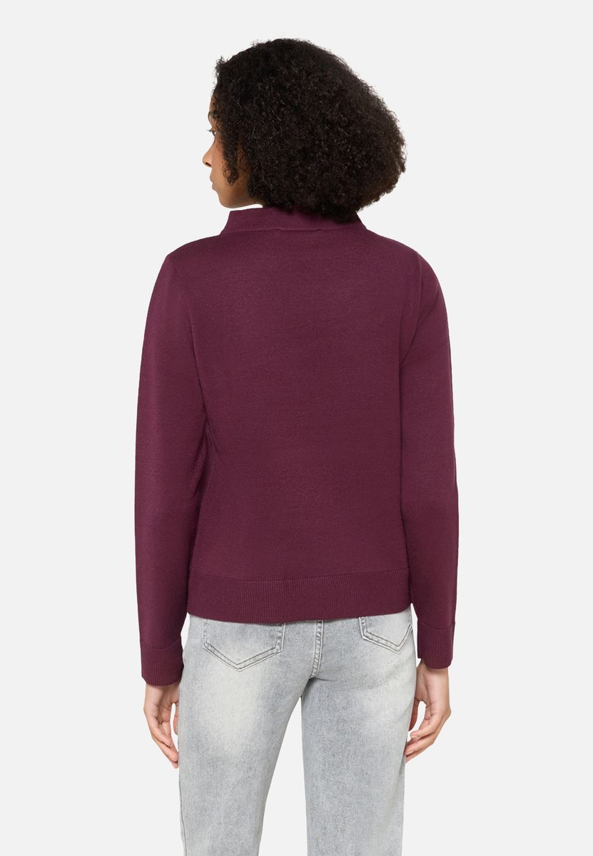 Eleganter Strickpullover mit Stehkragen