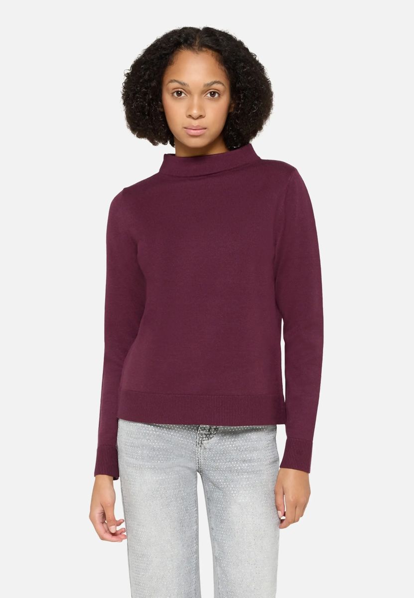 Eleganter Strickpullover mit Stehkragen