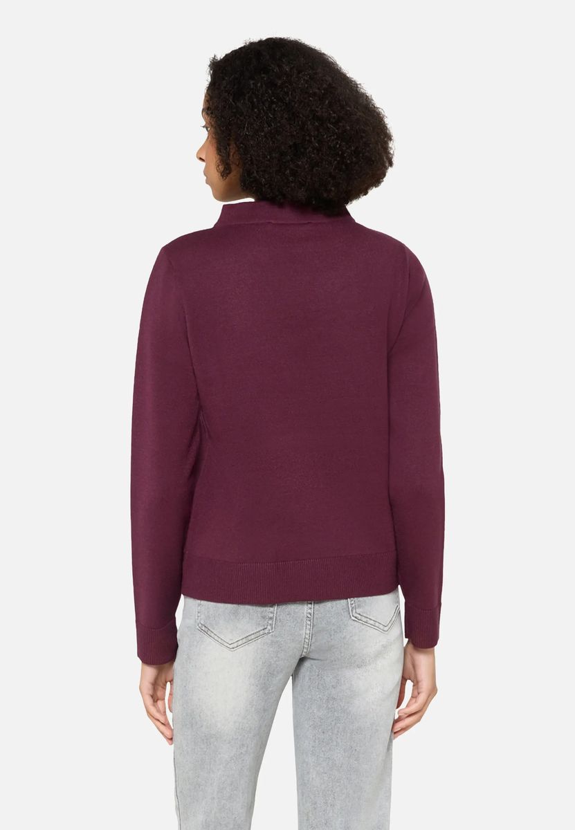 Eleganter Strickpullover mit Stehkragen