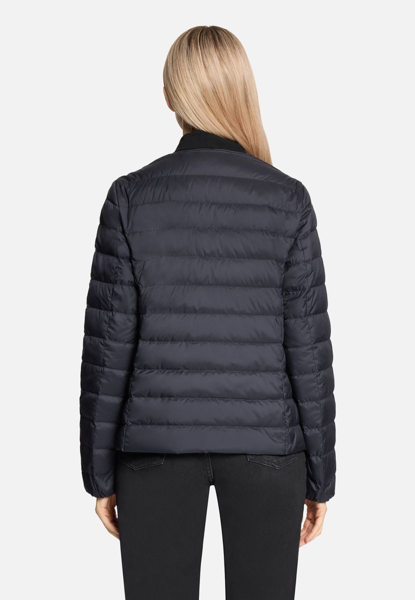 Gesteppte Daunenjacke mit Rundhalsausschnitt