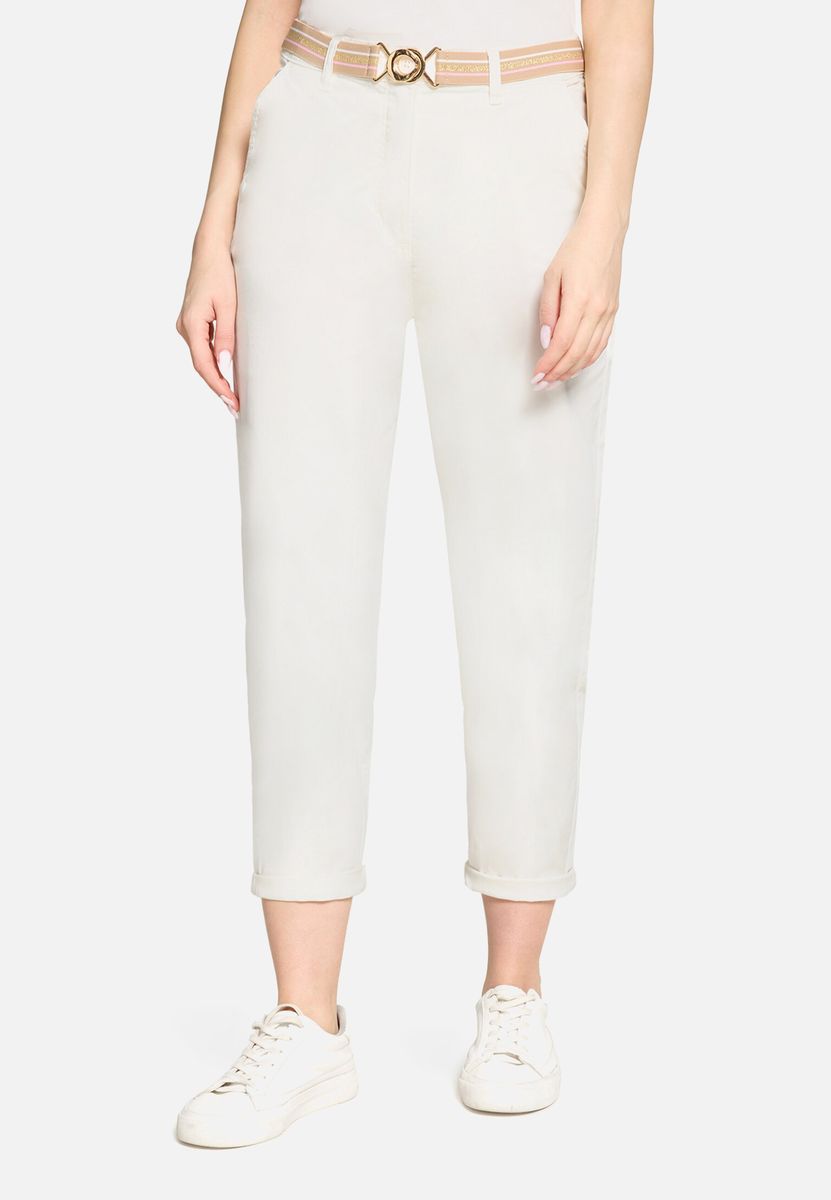 Slim Fit 7/8-Hose mit Gürtel