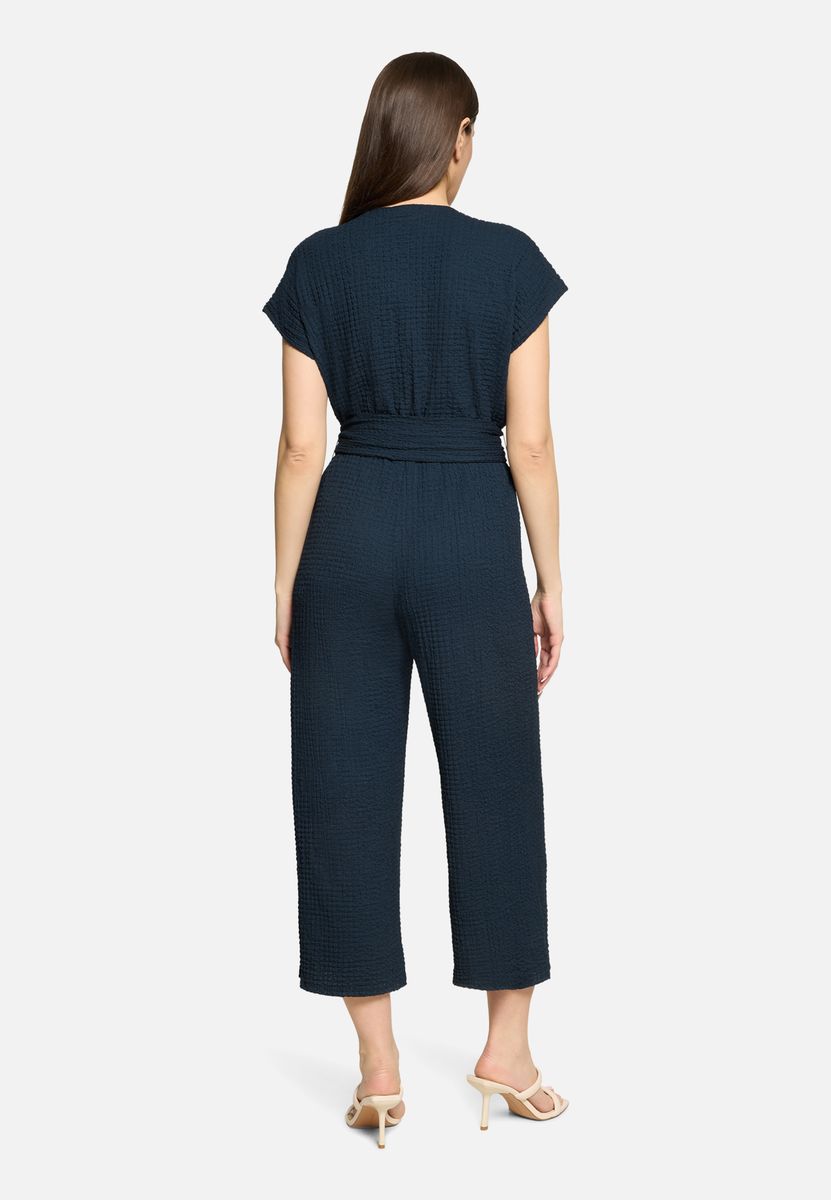 Strukturierter Culotte-Jumpsuit mit Wickelfront