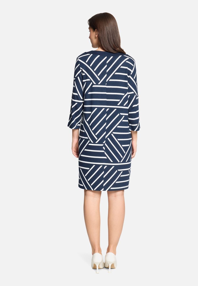 Jerseykleid mit geometrischem Streifenmuster