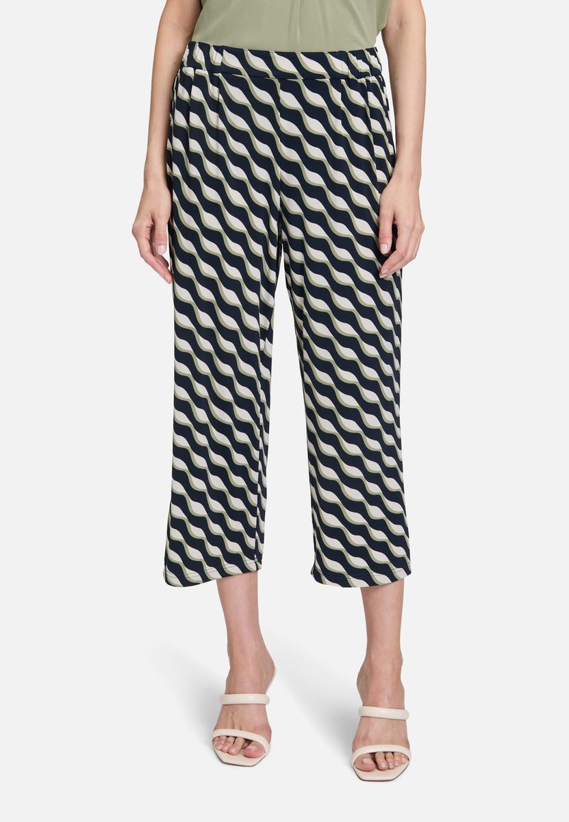 Relaxed-Hose mit grafischem Wellenmuster
