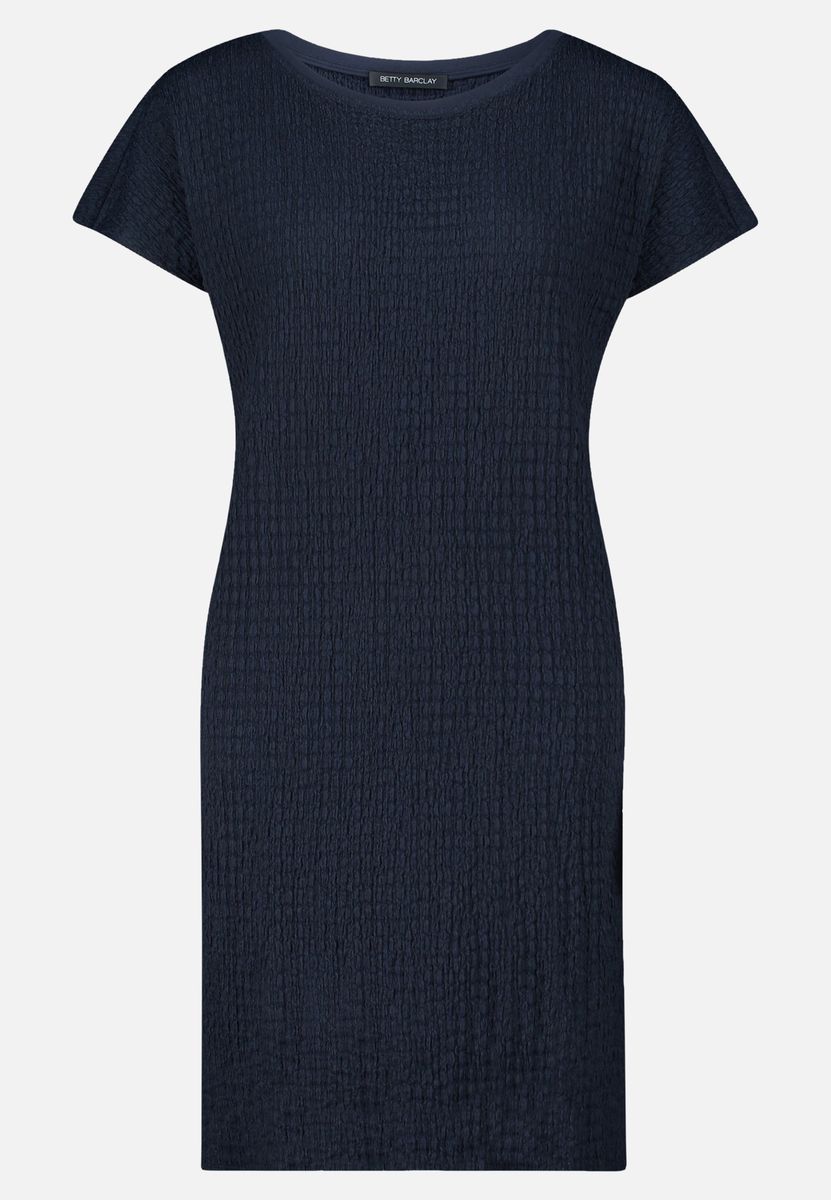 Kurzärmeliges Plisseekleid in Etuiform