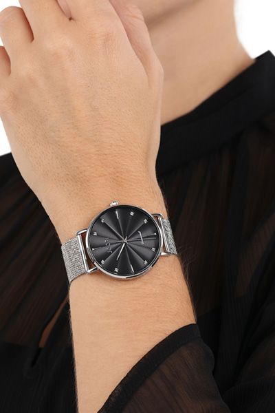 Mesh-Armbanduhr mit Diamant-Akzenten