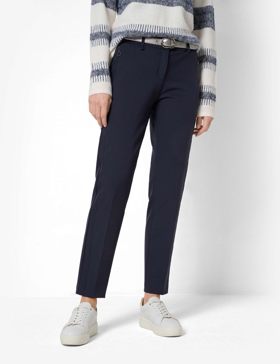 Slim-Fit Clean Techno Chino