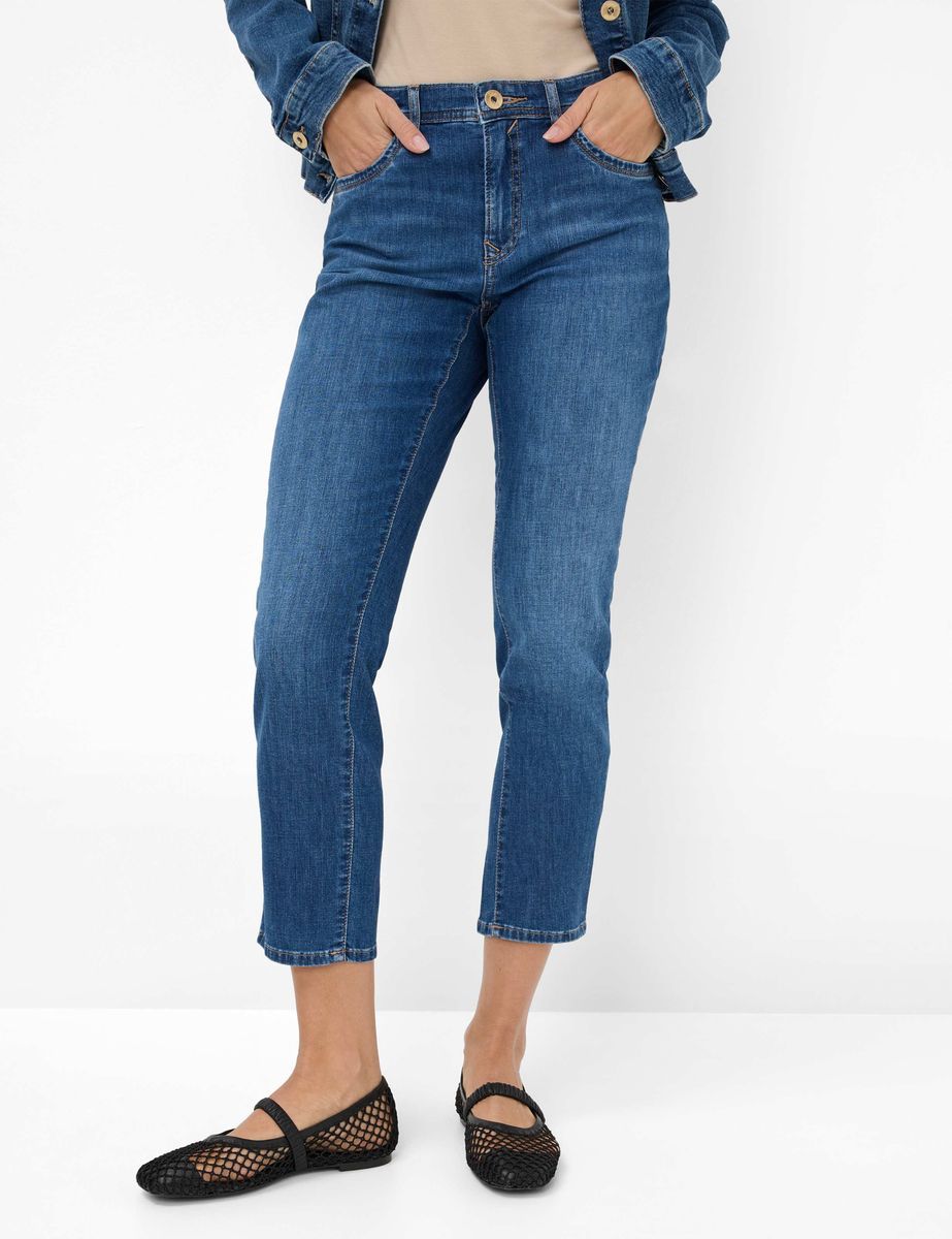 Gerade geschnittene verkürzte Jeans
