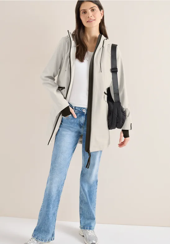 Leichter Softshell-Parka mit Kapuze