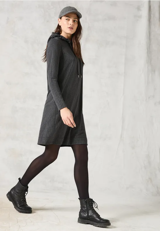 Knielanges Hoodie-Kleid mit Nadelstreifen