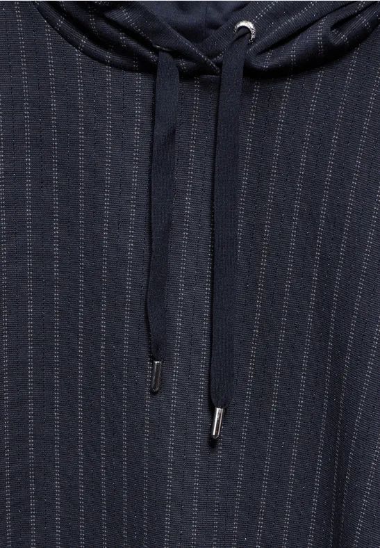 Sportliches Kapuzenkleid mit Nadelstreifen
