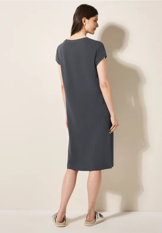 Kurzärmeliges strukturiertes Jacquard-Kleid