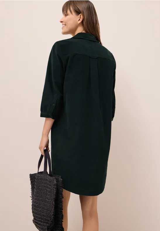 Cordkleid mit geschlitztem Ausschnitt