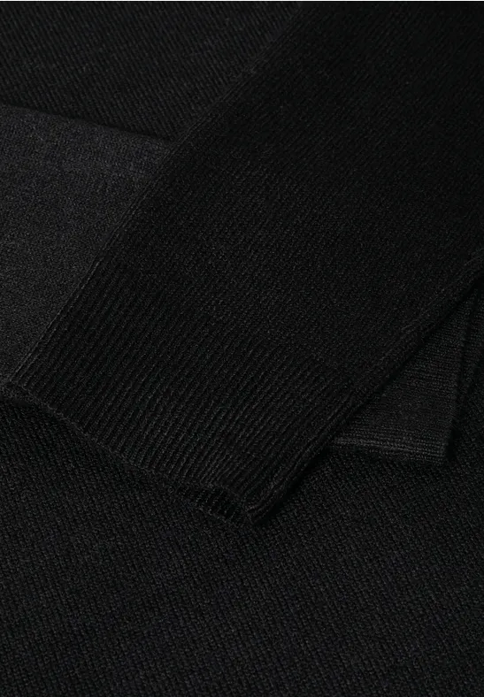 Kuscheliges Rollkragen-Strickkleid