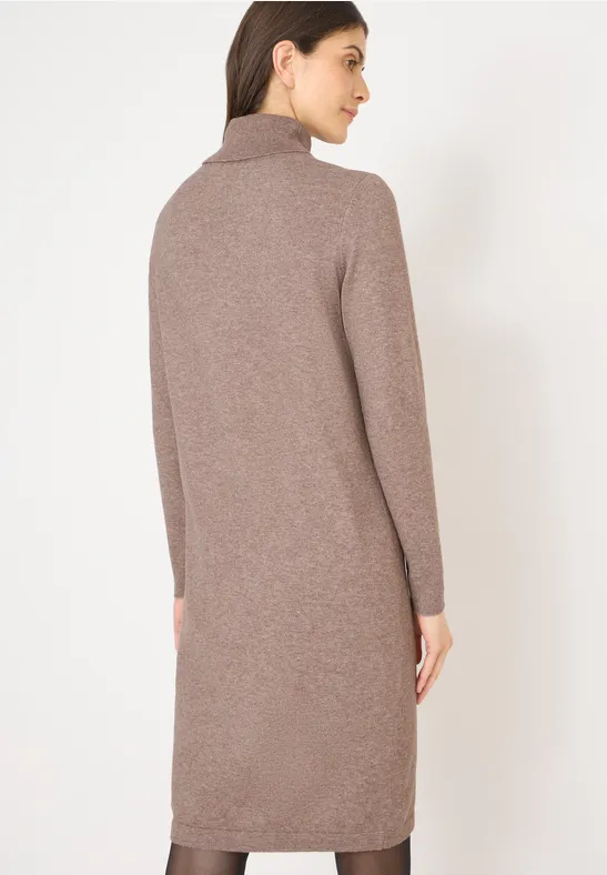 Kuscheliges Midi-Strickkleid mit Rollkragen