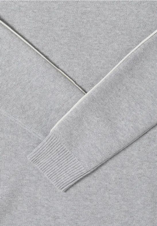 Glitzerndes Strickkleid mit Kapuze