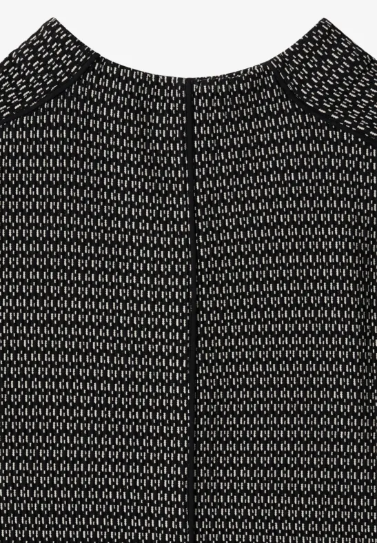 Zweifarbiges Strukturkleid mit Stehkragen