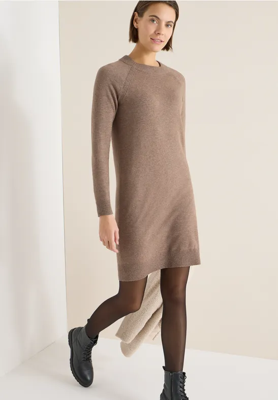 Weiches Raglan-Strickkleid