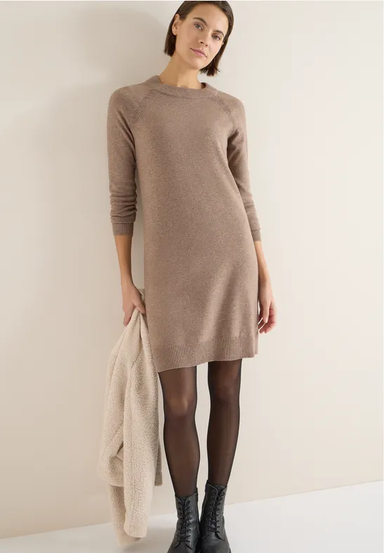 Weiches Raglan-Strickkleid