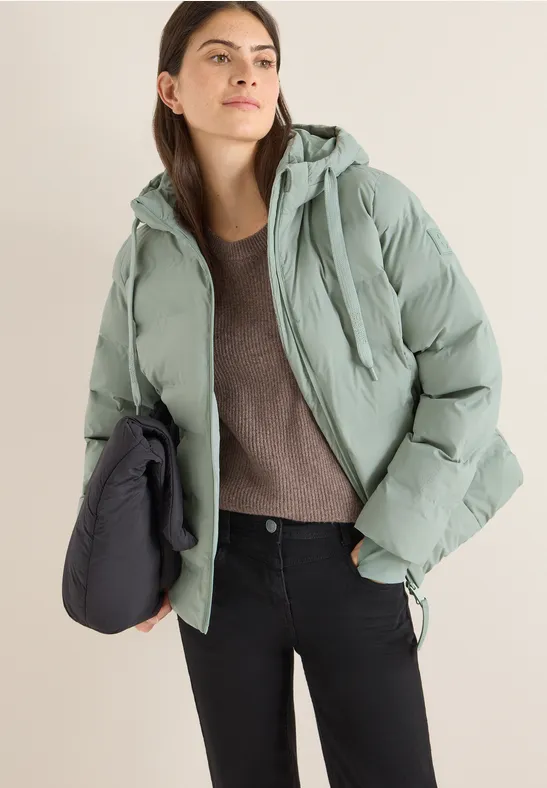 Funktionale Steppjacke mit Kapuze