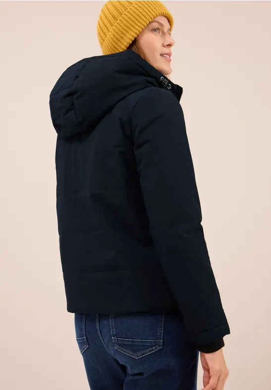 Gefütterte Funktionsjacke mit Kapuze
