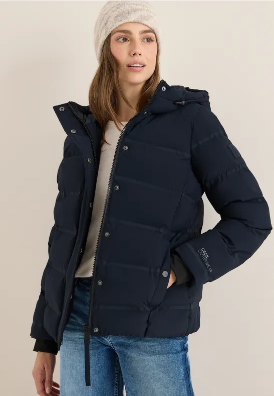 Sportive Steppjacke mit Kapuze
