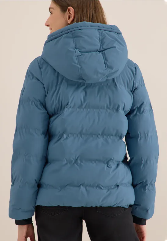 Sportive Steppjacke mit Kapuze