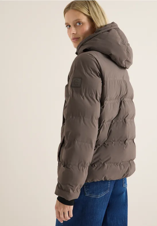 Sportliche Steppjacke mit Kapuze