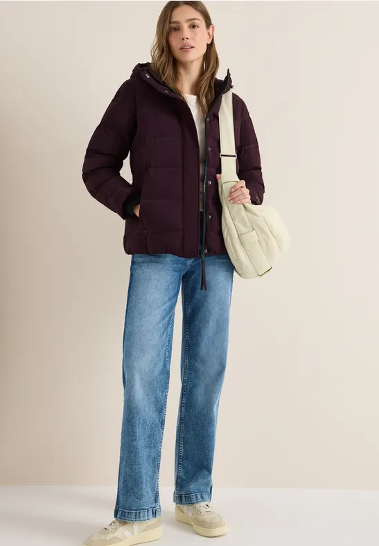 Sportliche Steppjacke mit Kapuze