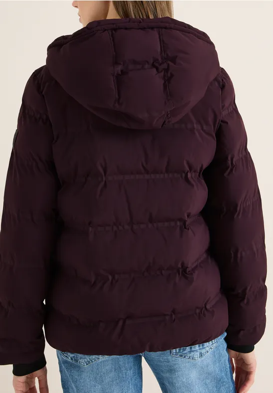 Sportliche Steppjacke mit Kapuze