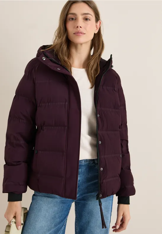 Sportliche Steppjacke mit Kapuze