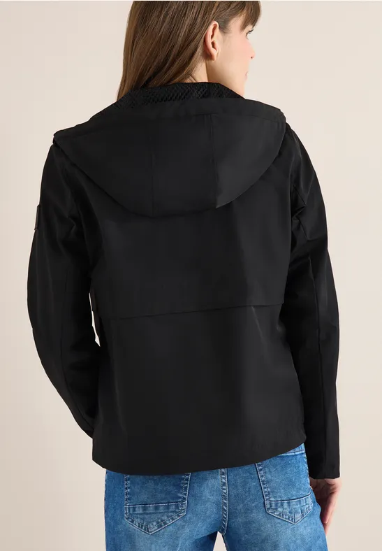 Funktionaler Windbreaker mit Kapuze