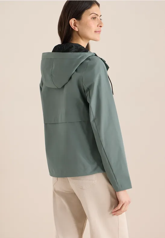 Funktionaler Windbreaker mit Kapuze