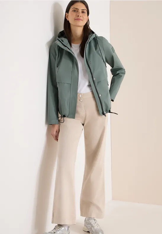 Funktionaler Windbreaker mit Kapuze