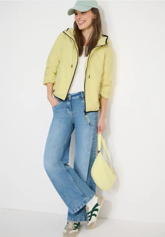 Leichte Windjacke zum Verstauen