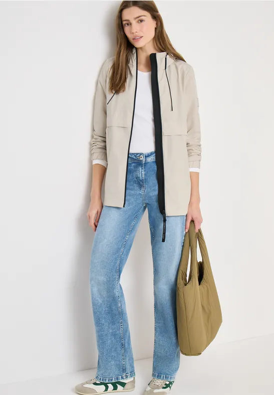 Sportive A-Linien-Kapuzenjacke