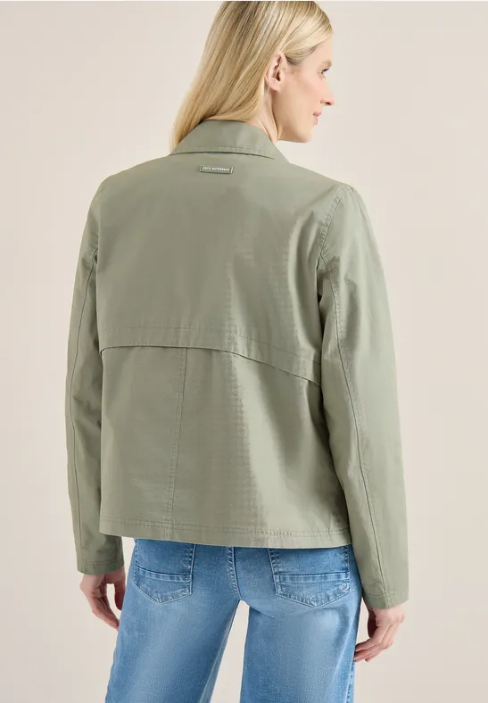 Kurzer doppelreihiger Trenchcoat