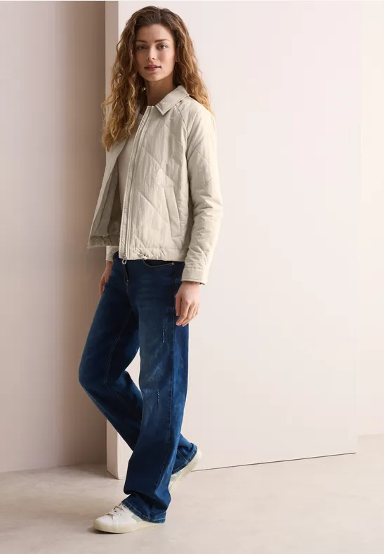Leichte Steppjacke mit Hemdkragen