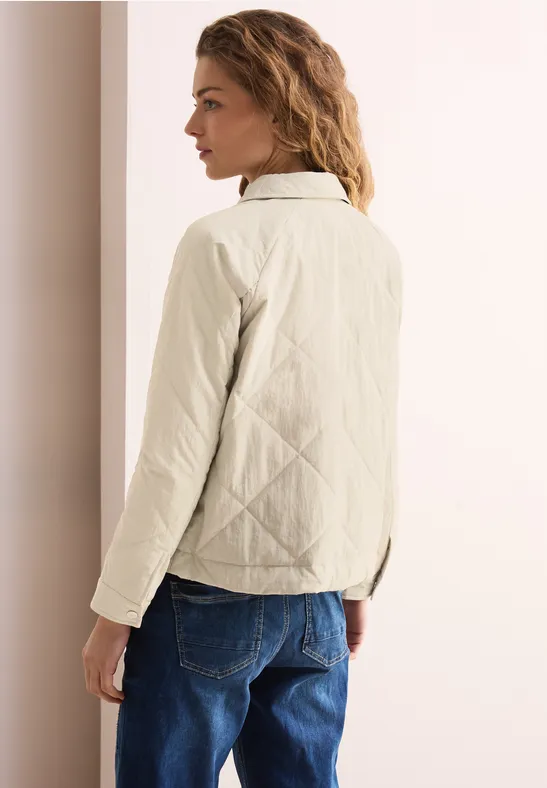 Leichte Steppjacke mit Hemdkragen