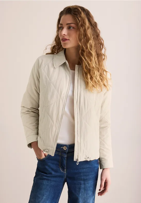 Leichte Steppjacke mit Hemdkragen