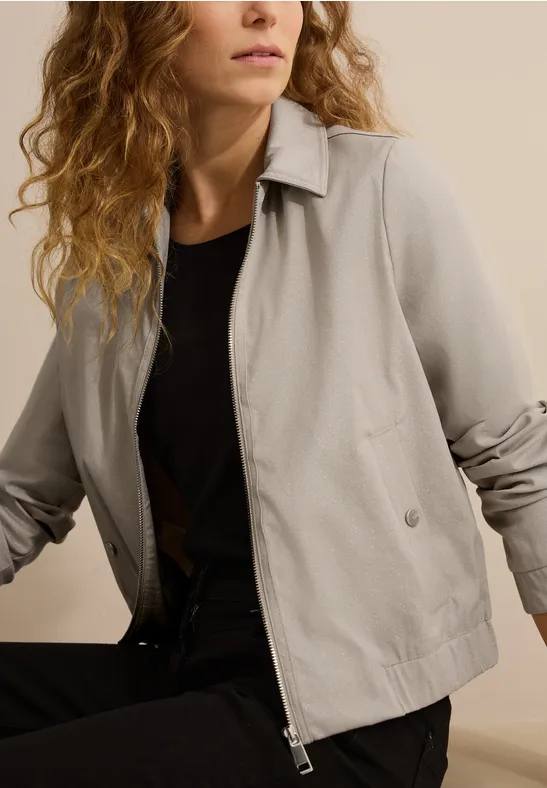 Kurze Jacke mit Glitzereffekt