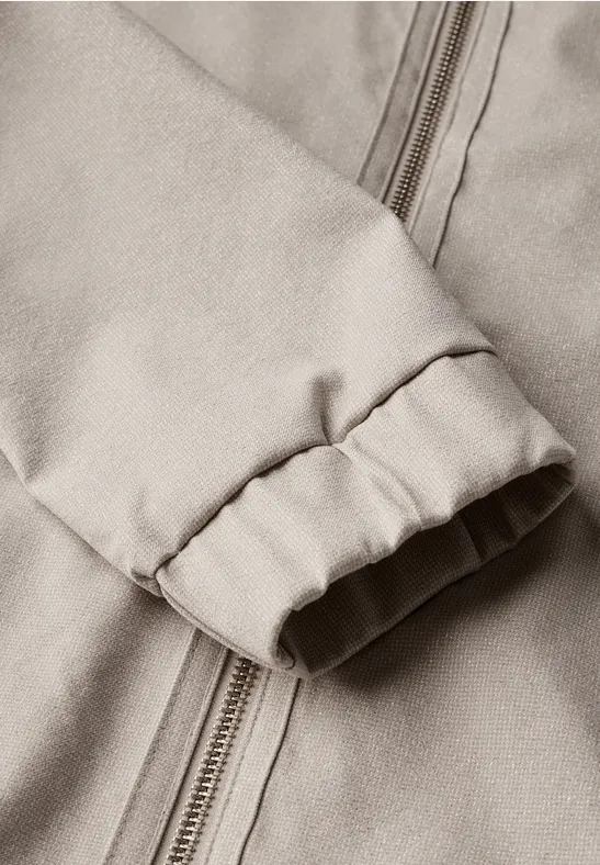 Kurze Jacke mit Glitzereffekt