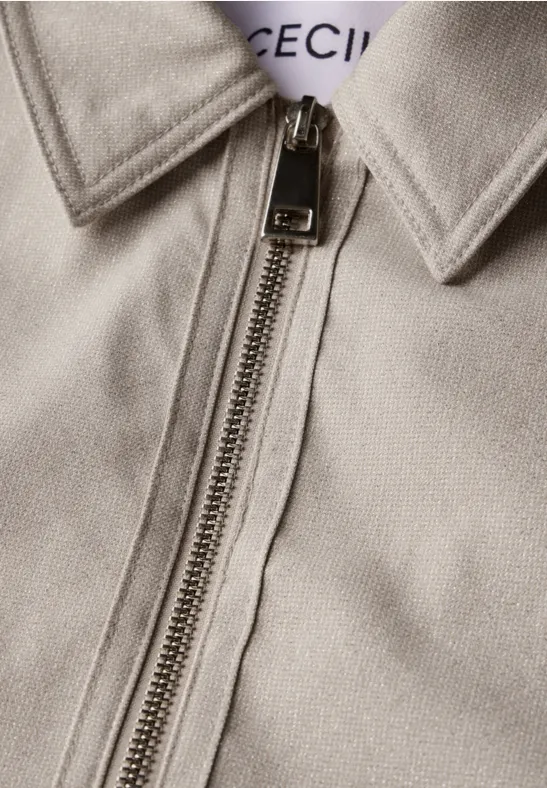 Kurze Jacke mit Glitzereffekt