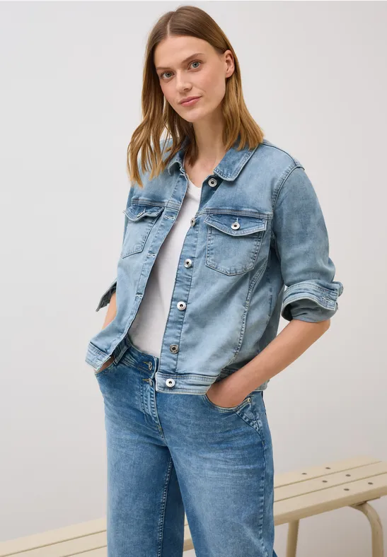 Klassische Jeansjacke mit Knopfleiste
