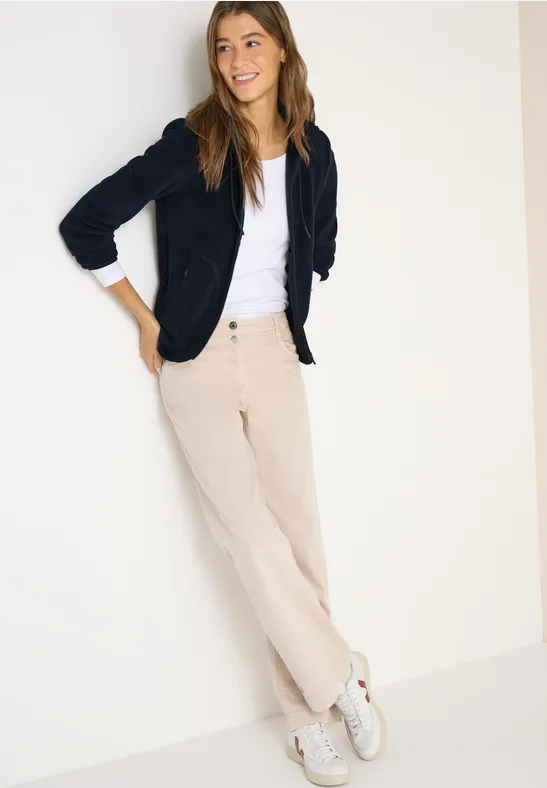 Weiche Fleecejacke mit Kapuze